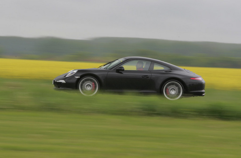 Porsche 911 Carrera S: emocje w standardzie