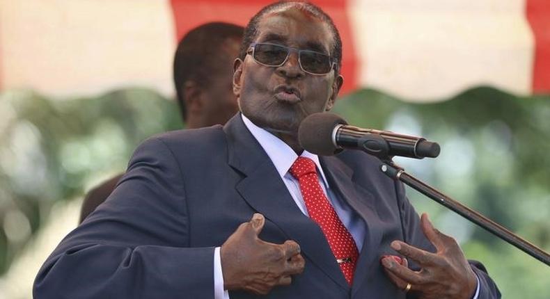 Zimbabwe's Mugabe will not pick successor, wants to live to 100