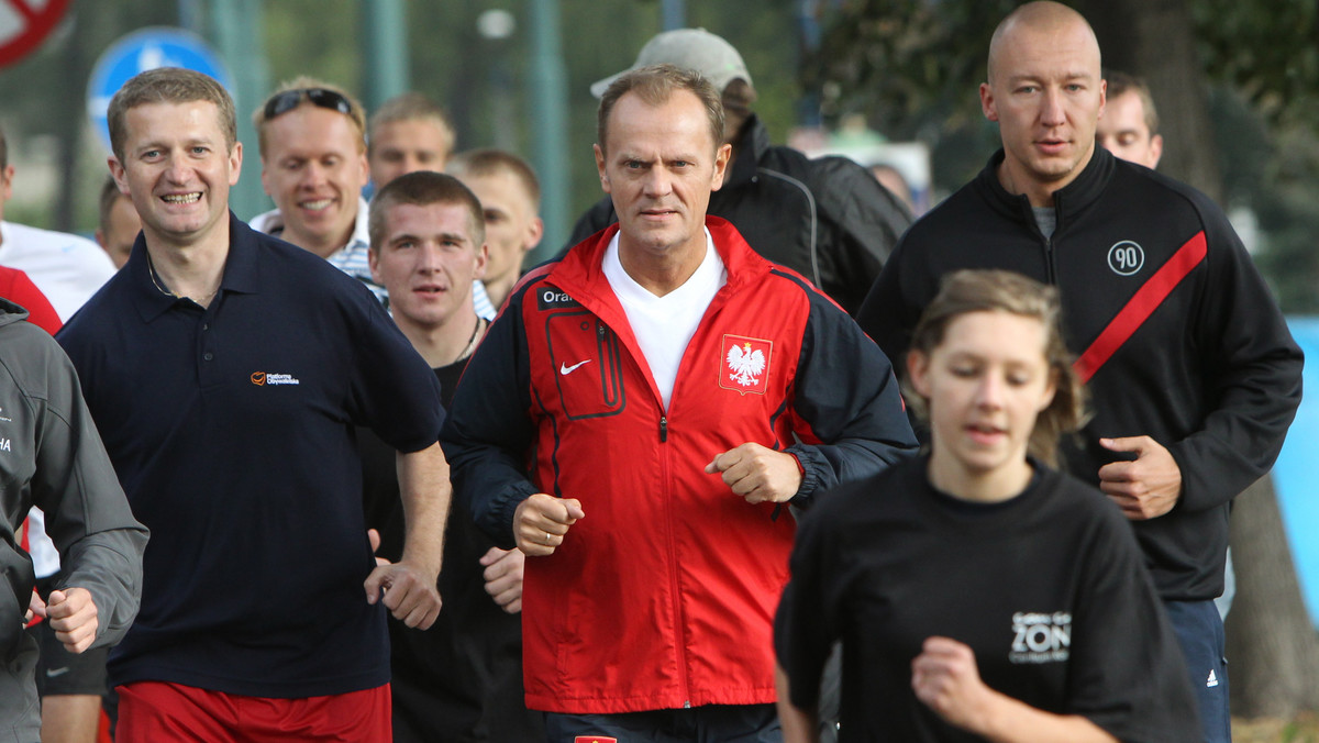 Premier Donald Tusk, który przybył dzisiaj do Krakowa, gdzie m.in. biegał wokół Błoń, zapowiedział, że jeśli wybory wygra Platforma Obywatelska, to będzie nowy rząd, a w nim ministrów "nowych będzie więcej niż tych starych".