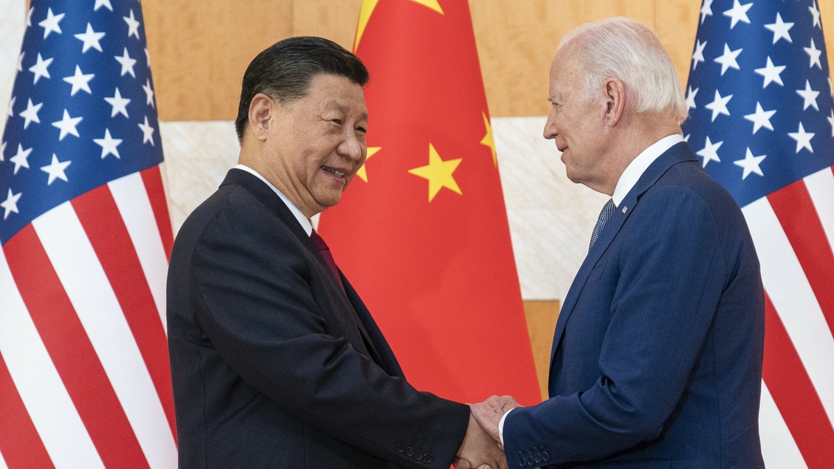 Xi Jinping i Joe Biden spotkali się w kuluarach szczytu G20 w Indonezji