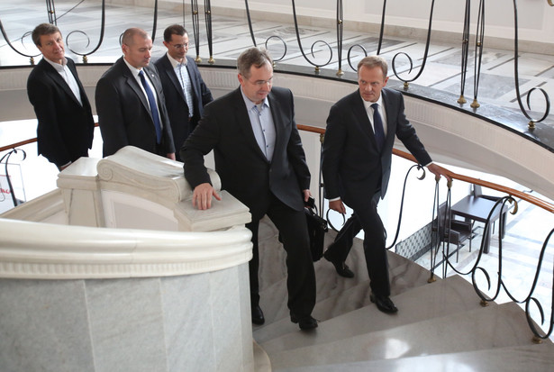 Donald Tusk wziął udział w posiedzeniu parlamentarnego klubu PO PAP/Leszek Szymański