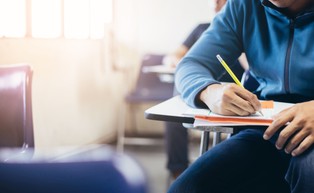 Ukraiński uczeń w polskiej szkole: przyszedł czas na systemowe rozwiązania