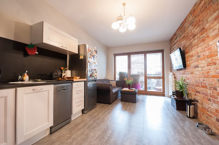 'Wnętrze do poprawki: domy gwiazd' / mieszkanie Eli Romanowskiej