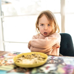Válogatós vagy evészavar? Mikor természetes és mikor jelez gondot az, ha a gyerek alig eszik meg valamit