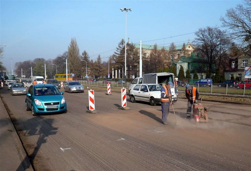 Drugi raz naprawiają tę samą ulicę!