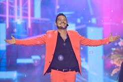 Bartek Wrona wspomina czasy Just 5. 'Nie raz poleciały jajka i pomidory' [WIDEO]