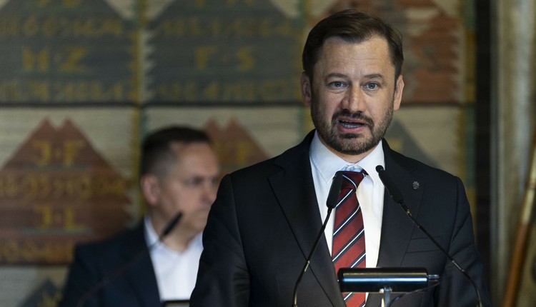 Afera w sprawie dotacji z KPO. Prezydent Krakowa wskazuje na męża Beaty Szydło