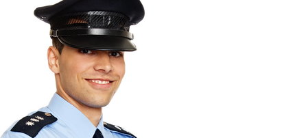 Najwyższy policjant świata. Ile ma wzrostu?