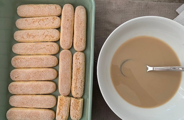 Sladká kombinácia mascarpone, jahôd a piškót, ktorá nikdy nesklame.