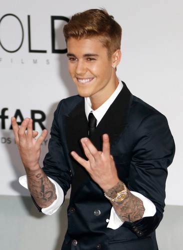 Justin Bieber też przyleciał do Cannes na galę amfAR