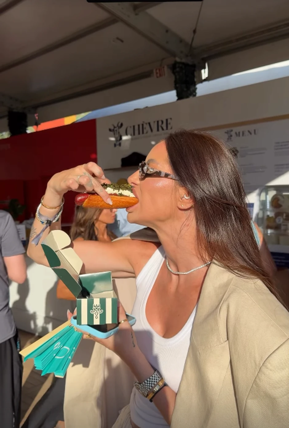 Zorana jede hot dog od 100 dolara