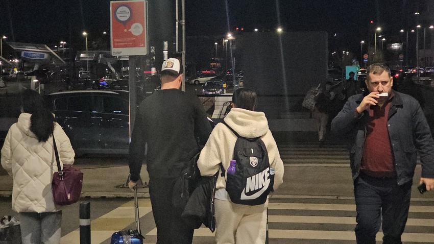 Silviju Nedeljković muž sačekao na aerodromu