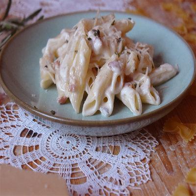 Szalonnás mascarponés penne