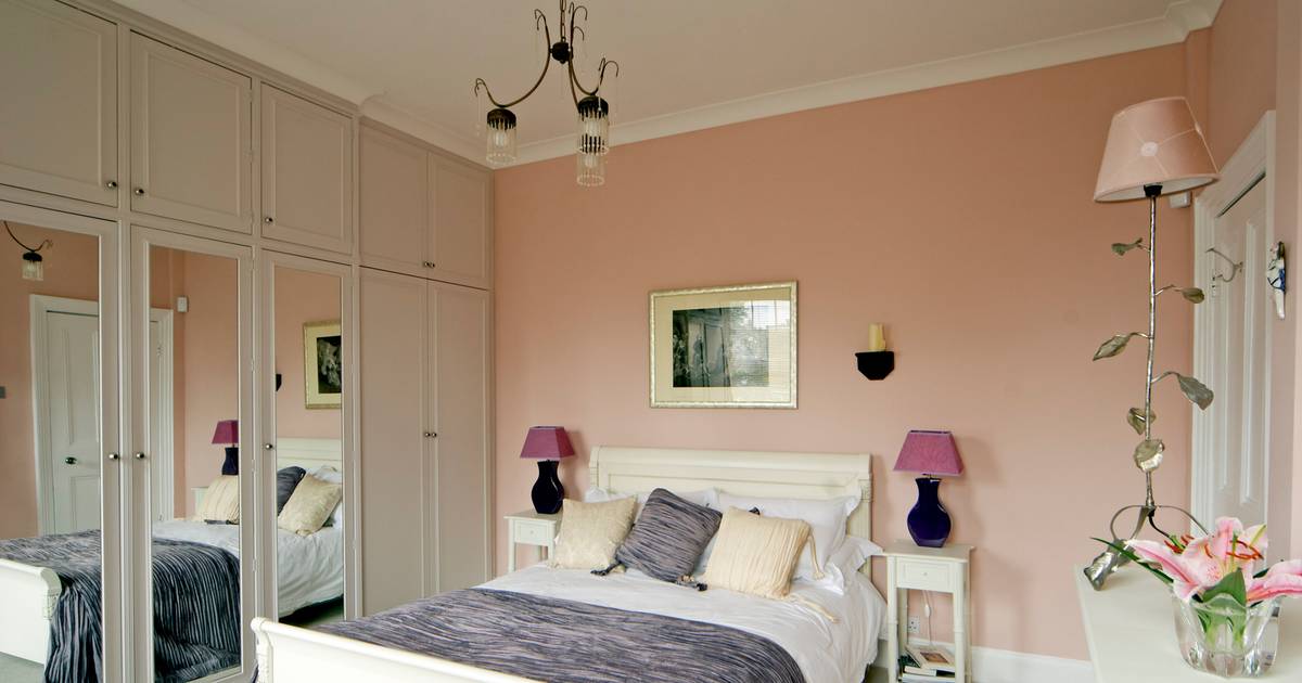 Jeden przedmiot w sypialni, który może zaburzać sen. Jest bardzo modny