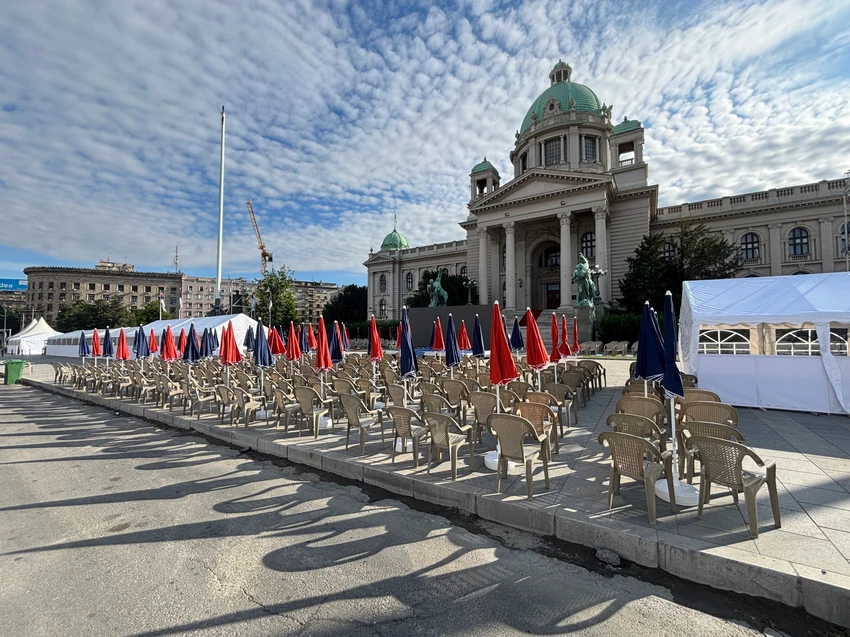 Bina ispred Skupštine Srbije