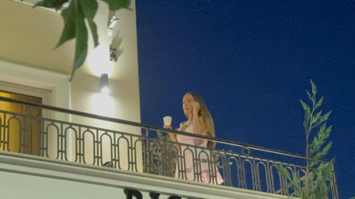 ONA VEČERAS ULAZI U ELITU 9 Potvrđeno je: Pevačica posle velikog gubitka ponovo na TV-u