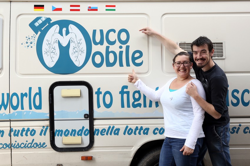 Projektom "Muco Mobile" par želi da putujući zemljama nauči obolele novim "trikovima"
