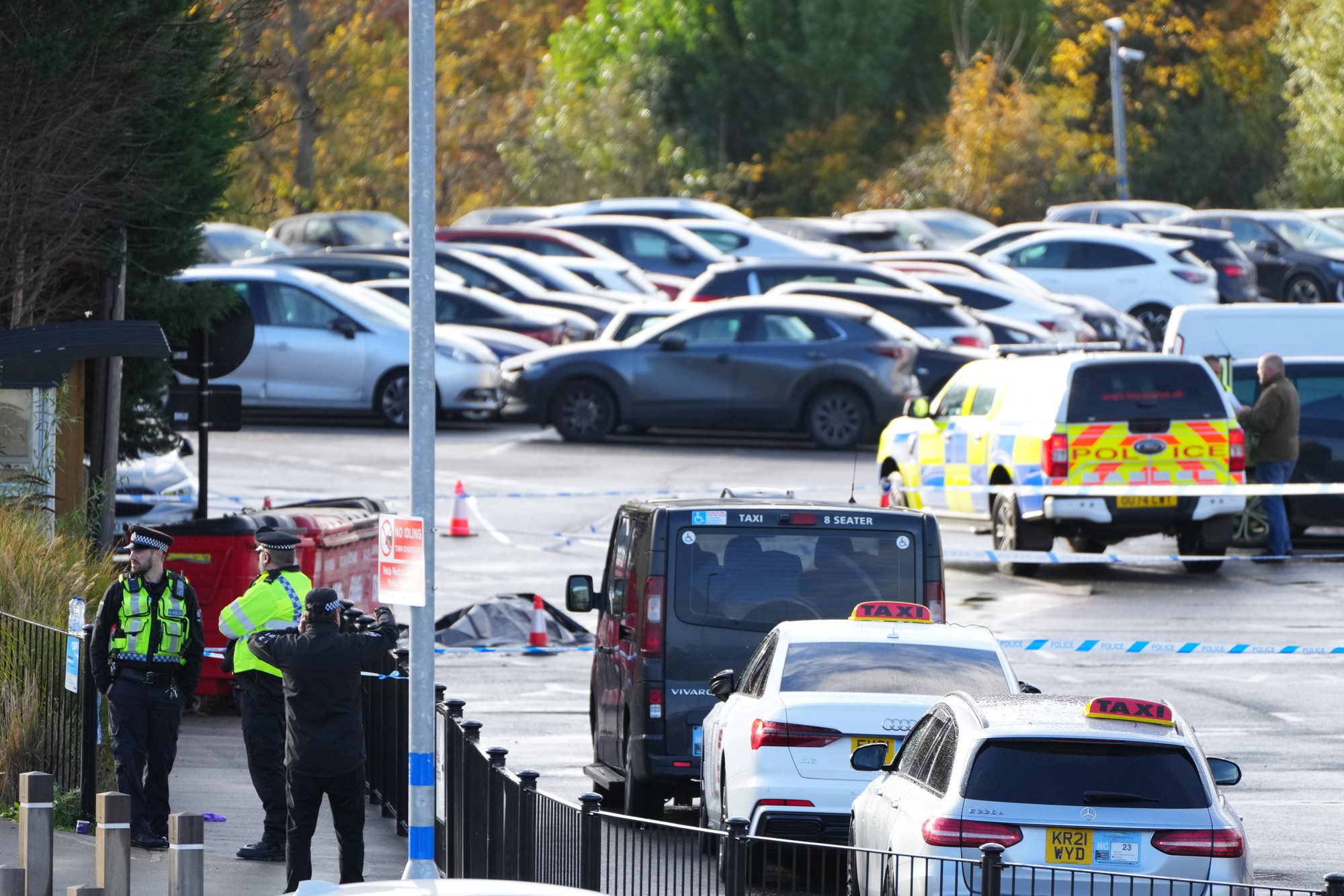 Šokujúci útok vo vlaku pri anglickom Huntingdone.
