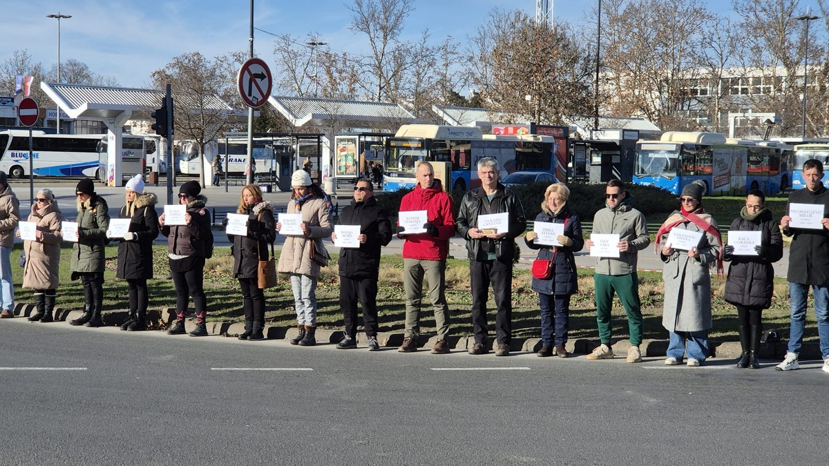 Odavanje počasti u Novom Sadu