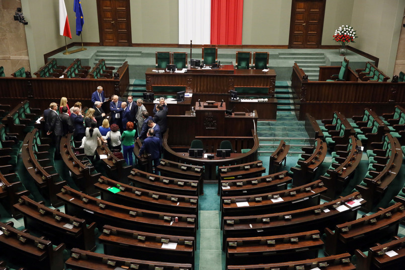 8 października poprzedni Sejm wybrał pięciu nowych sędziów TK - przeciw czemu było PiS.