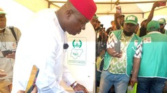 Anambra Election: PDP candidate Ozigbo votes, decries delay in voting devices