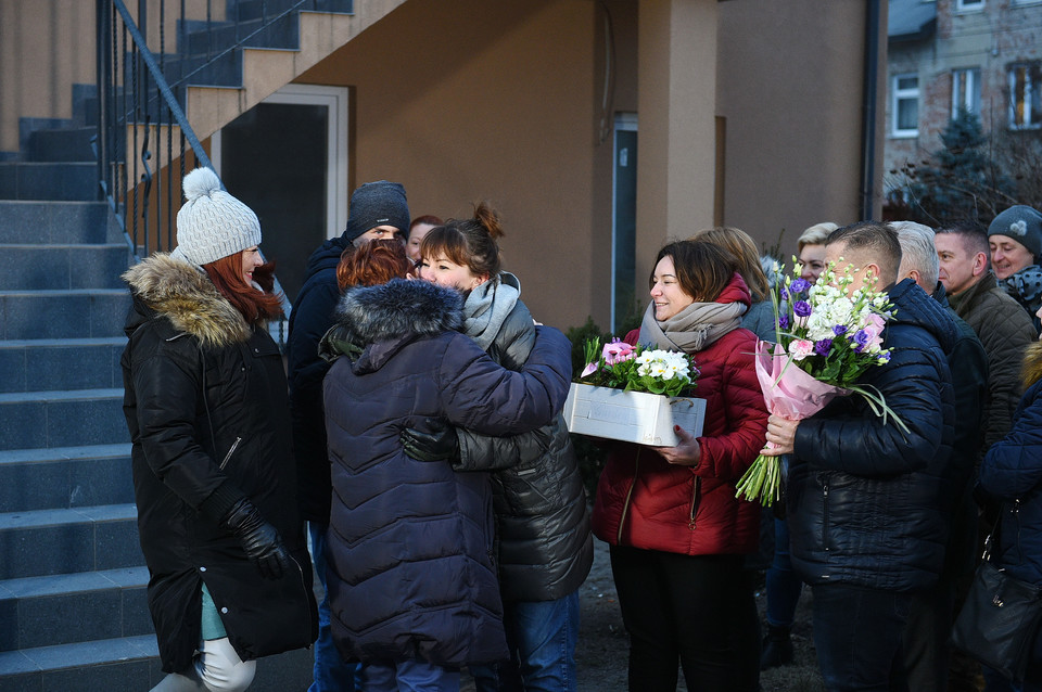 Koleżanki pani Bożeny również nie zawiodły - jako mamy dzieci niepełnosprawnych postanowiły zorganizować słodki poczęstunek dla całej ekipy budowlanej. 