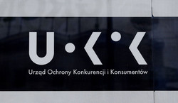 UOKiK wziął pod lupę jednego operatora.  "Kara może wynieść do 10 tys. euro dziennie"