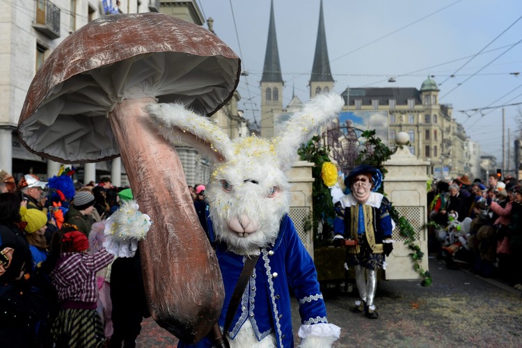 Horror na ulicach! Niezwykły karnawał w Lucernie