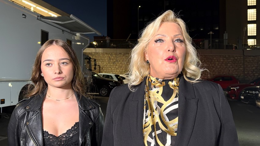 Snežana Đurišić sa unukom
