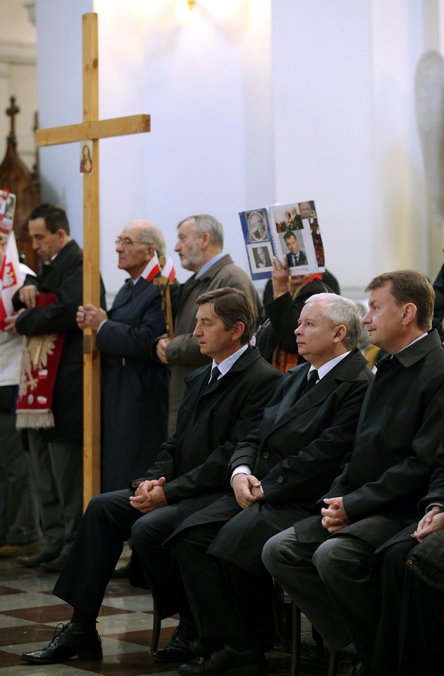 Miesięcznica, upamiętnienie katastrofy smoleńskiej