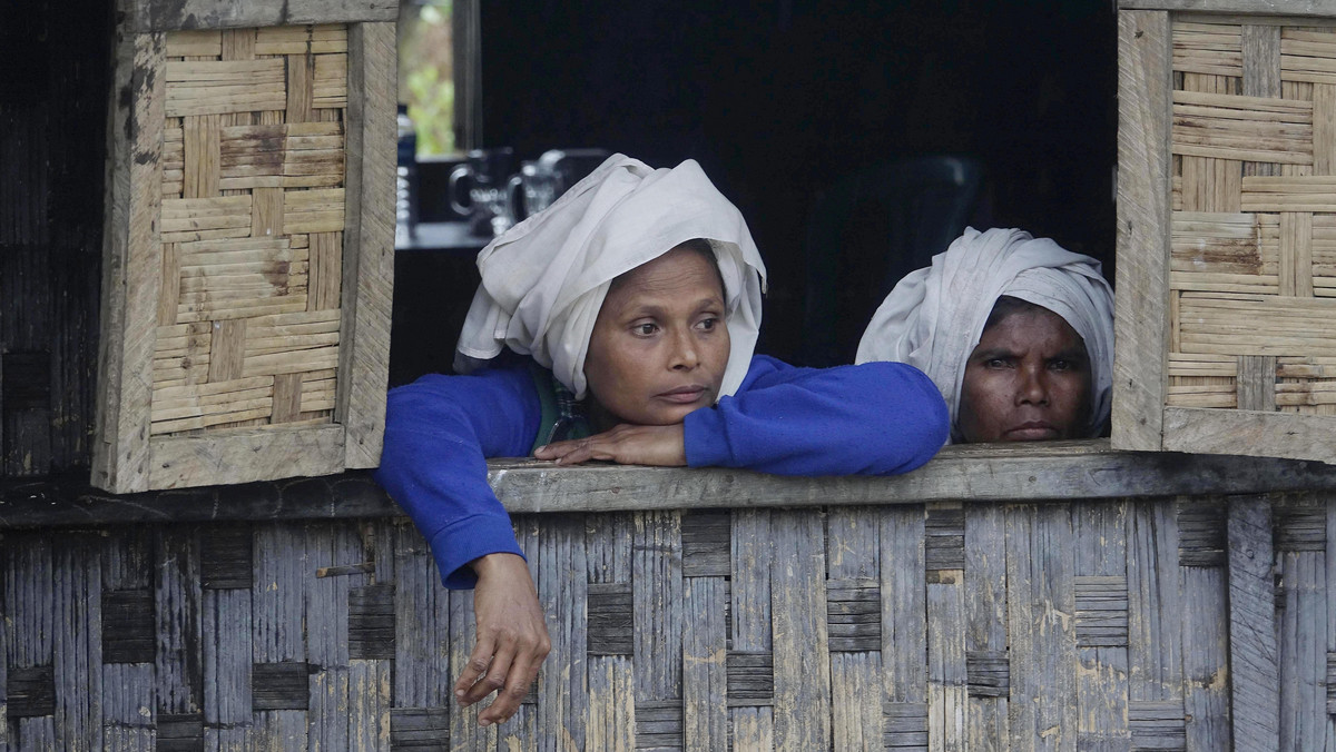 Ok. 48 tys. dzieci urodzi się w tym roku w obozach uchodźczych w Bangladeszu, gdzie przebywają przedstawiciele mniejszości Rohingja zbiegli przed prześladowaniami w sąsiedniej Birmie - prognozuje w opublikowanym dziś raporcie organizacja Save the Children.