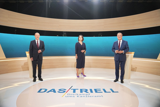 Telewizyjna debata kandydatów na kanclerza. Od lewej: Olaf Scholz, Annalena Baerbock, Armin Laschet