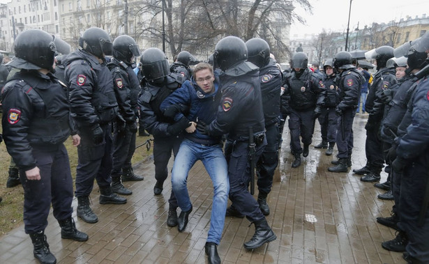 Dziesiątki zatrzymanych podczas protestu Otwartej Rosji, ruchu założonego przez Chodorkowskiego [FOTO]