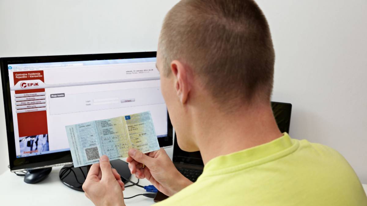 CEPIK ma awarię. Są problemy z rejestracją samochodów