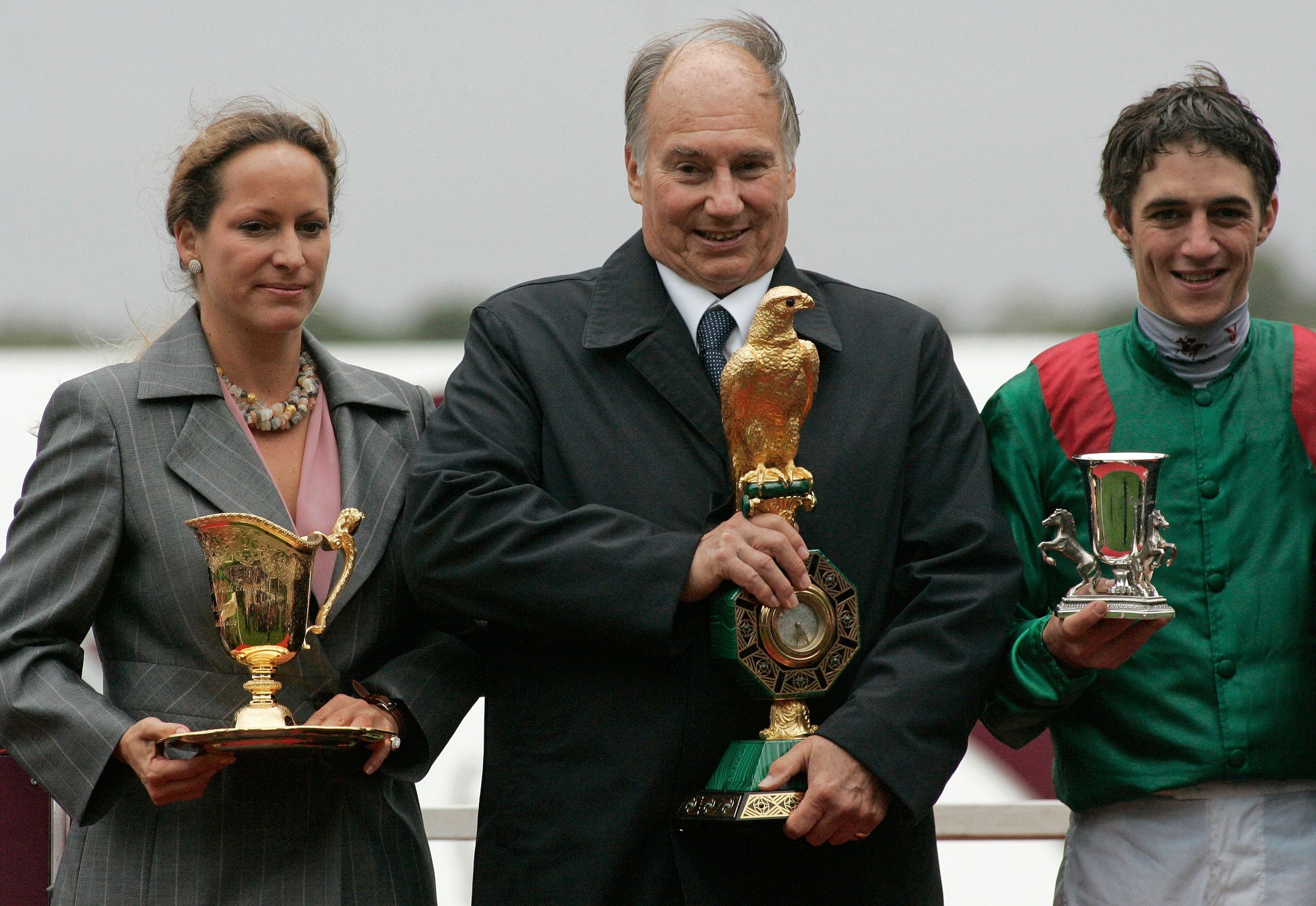 Vo veku 88 rokov zomrel známy filantrop a imám izmailitov Aga Khan.