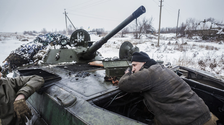 Ukrán tank Trojicke településnél, 2017-ben /Fotó: AFP