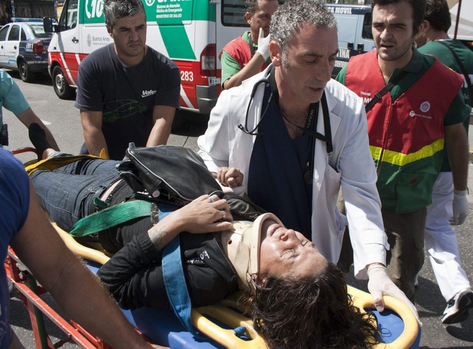 Lokalne media informują, że maszynista przeżył wypadek