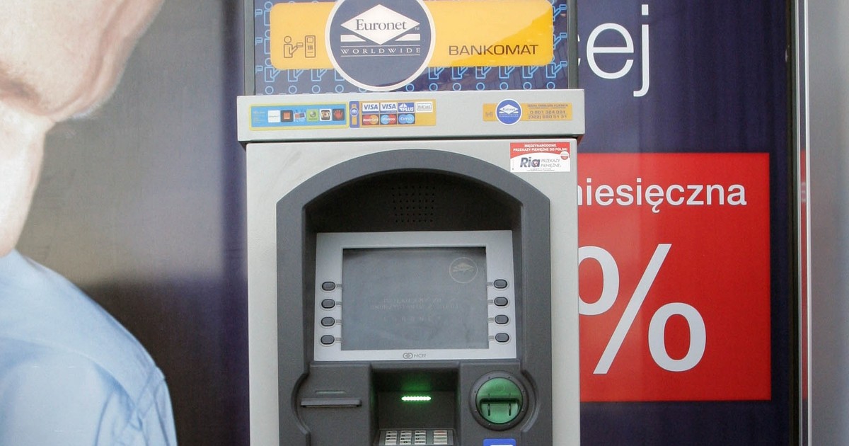 Wpłatomat "zjadł" 800 zł. Bank odrzucił reklamację przez ten jeden brak