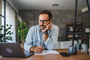 Czerwone światło powinno się zapalić pracodawcom?