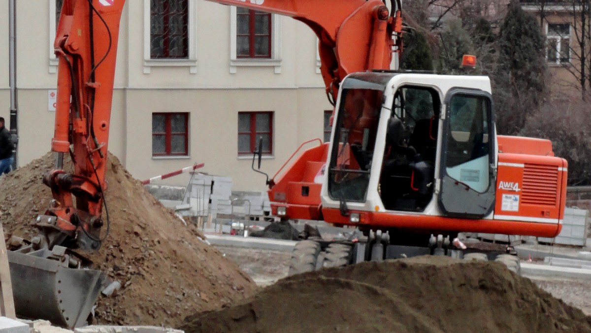 160 km sieci sanitarnej, 100 km wodociągów i modernizacja oczyszczalni ścieków - tak dużej inwestycji w Gorzowie Wielkopolskim dawno nie było. Za trzy lata mieszkańcy miasta i ościennych gmin będą żyli wygodniej i ekologiczniej. Komfort ma jednak swoją cenę - czytamy na stronie Radia RMG.