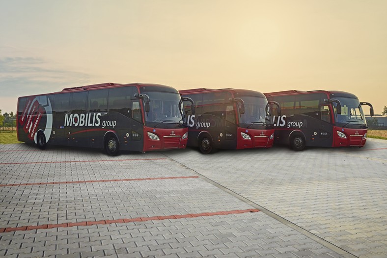 Mobilis obsługuje 110 tras dalekobieżnych (na zdjęciu Scania), a także trasy na średnich dystansach i lokalne