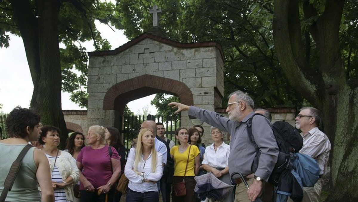 W ramach "Europejskiego tygodnia odkrywania cmentarzy" Stowarzyszenie PODGORZE.PL zaprasza na: Spacer po starym Cmentarzu Podgórskim. Sobota, 2 czerwca 2012, godz. 17.00 - informuje podgorze.pl.