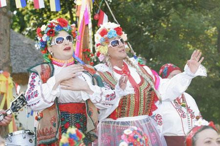 Michał Wiśniewski jako Renia Pączkowska