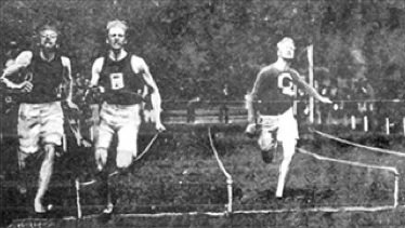 Paryż 1900. Wyścig na 60 m, w którym Rowley zajął trzecie miejsce