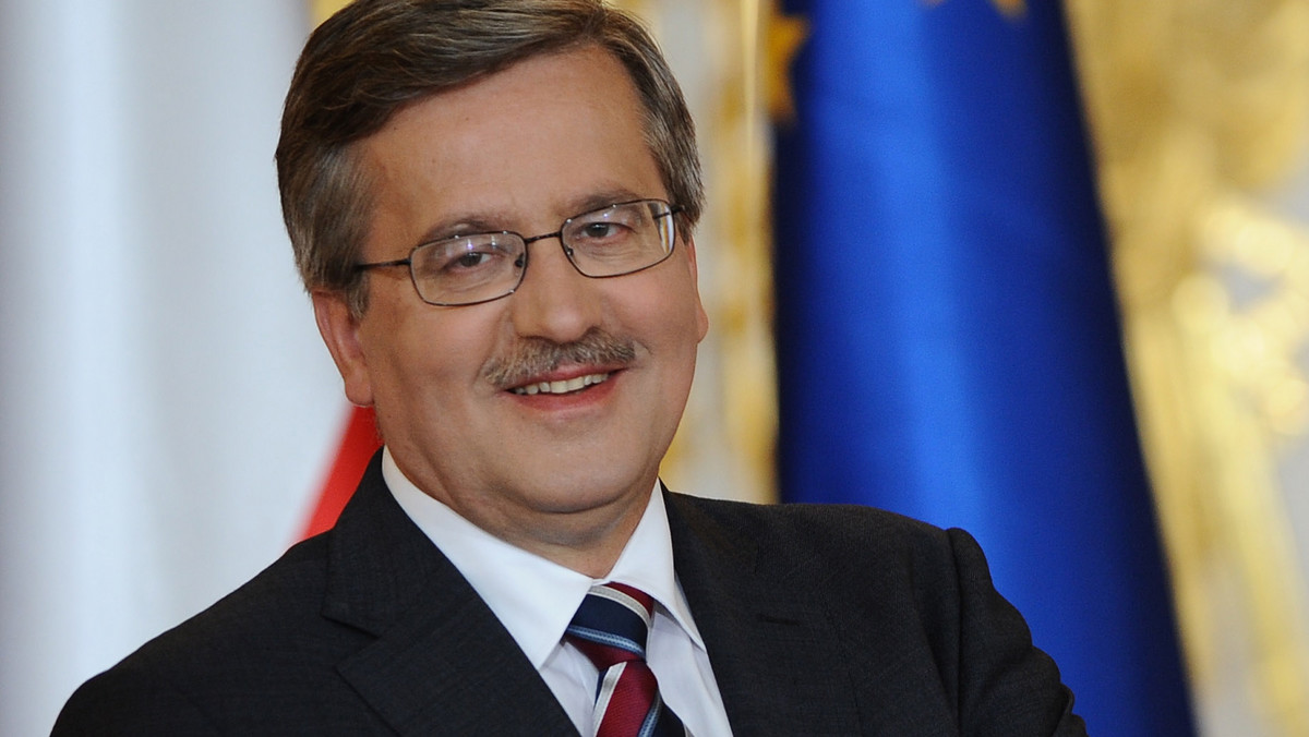 Prezydent Bronisław Komorowski podpisał ustawę o ewidencji ludności, która likwiduje obowiązek meldunkowy od 1 stycznia 2014 roku.