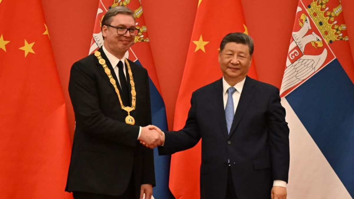(Foto, video) Si Đinping odlikovao Vučića Ordenom prijateljstva