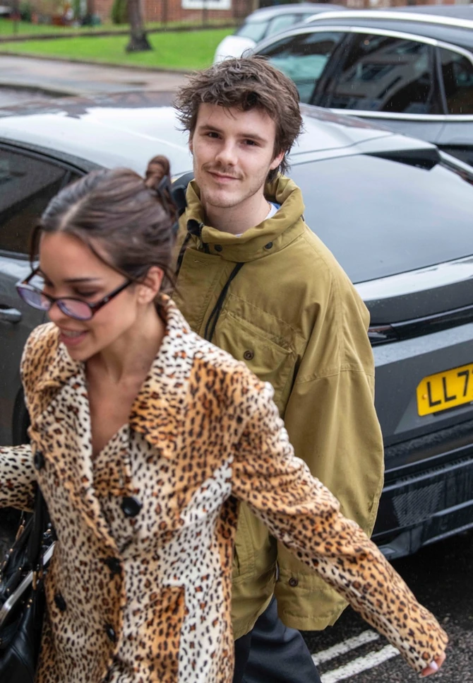 Kruz Bekam sa devojkom Džeki Apostel