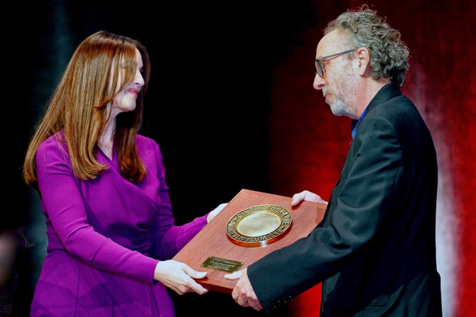 Monika Beluči i Tim Barton