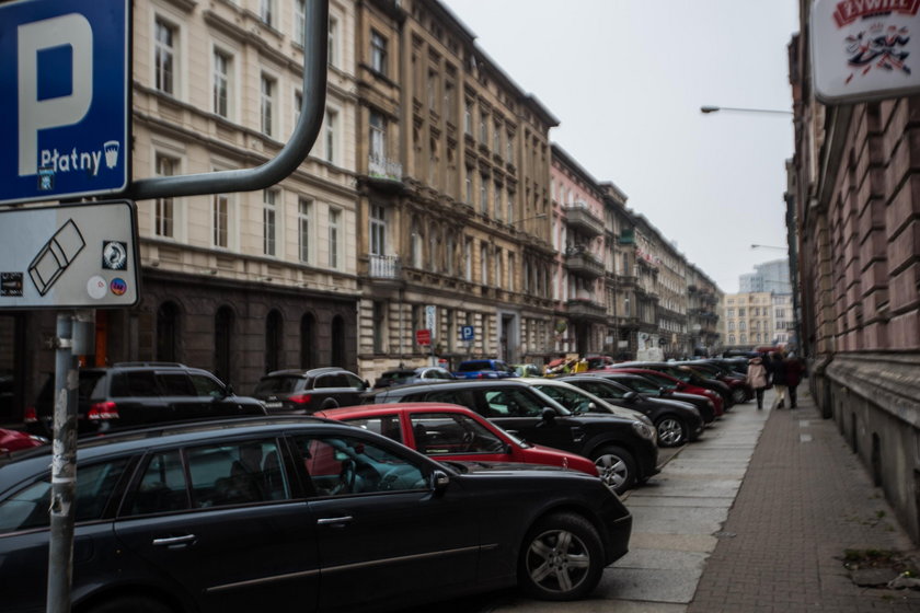 Więcej pojazdów niż ludzi