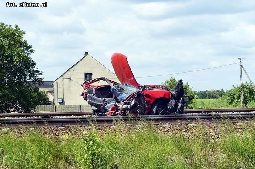 wypadek na przejeździe kolejowym